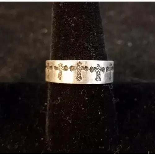 Sterling silver cross ring size 9.75 C 669